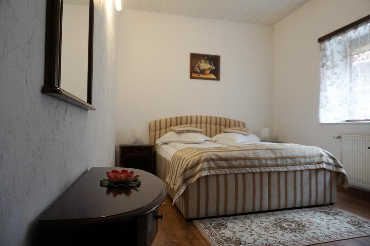 סיגישוארה Hotel Claudiu מראה חיצוני תמונה