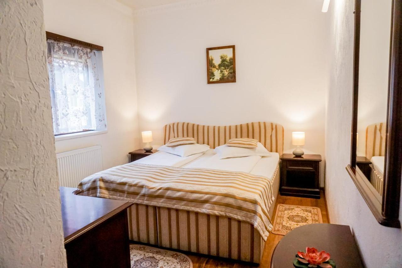 סיגישוארה Hotel Claudiu מראה חיצוני תמונה