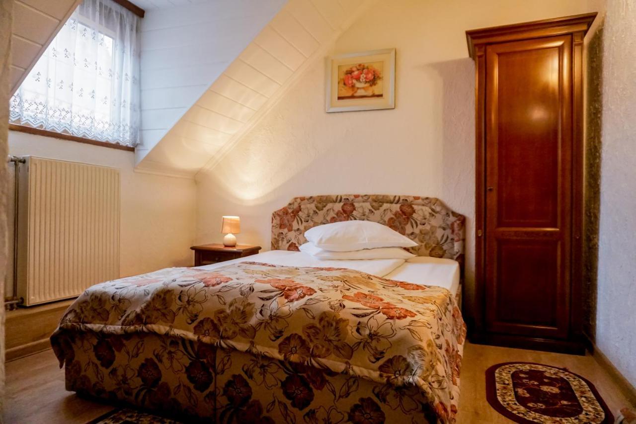 סיגישוארה Hotel Claudiu מראה חיצוני תמונה