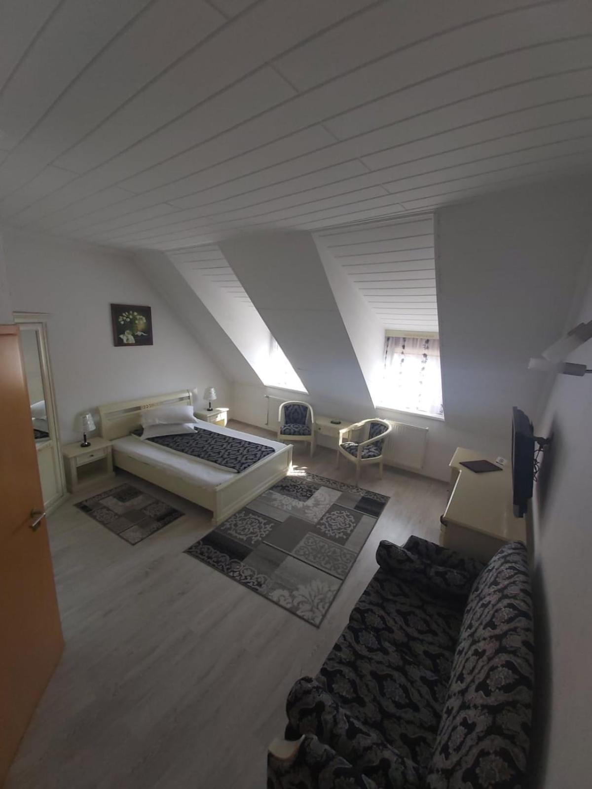 סיגישוארה Hotel Claudiu מראה חיצוני תמונה