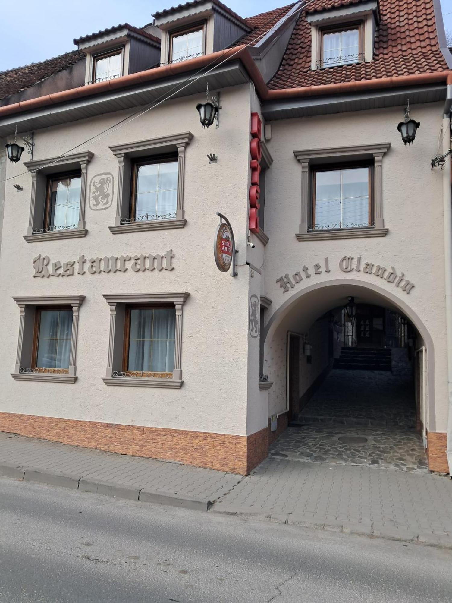 סיגישוארה Hotel Claudiu מראה חיצוני תמונה
