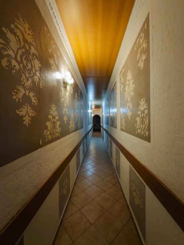 סיגישוארה Hotel Claudiu מראה חיצוני תמונה
