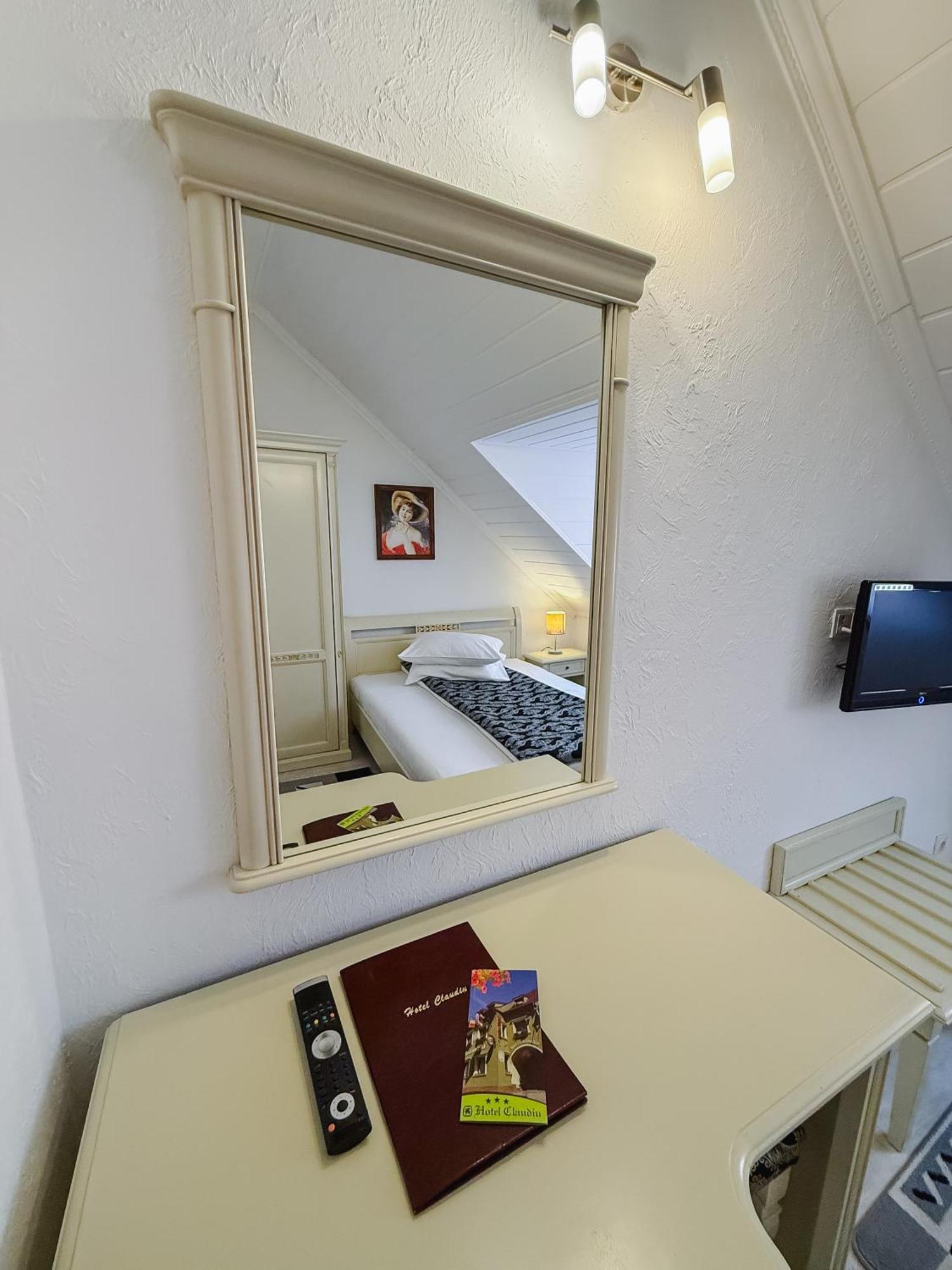 סיגישוארה Hotel Claudiu מראה חיצוני תמונה