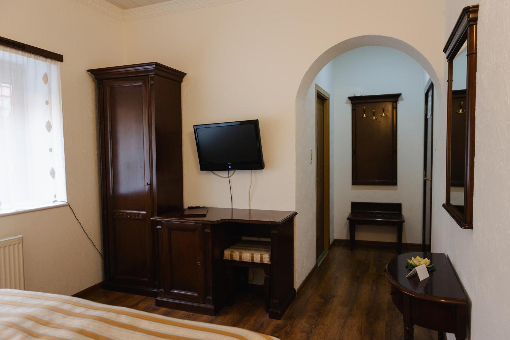 סיגישוארה Hotel Claudiu מראה חיצוני תמונה