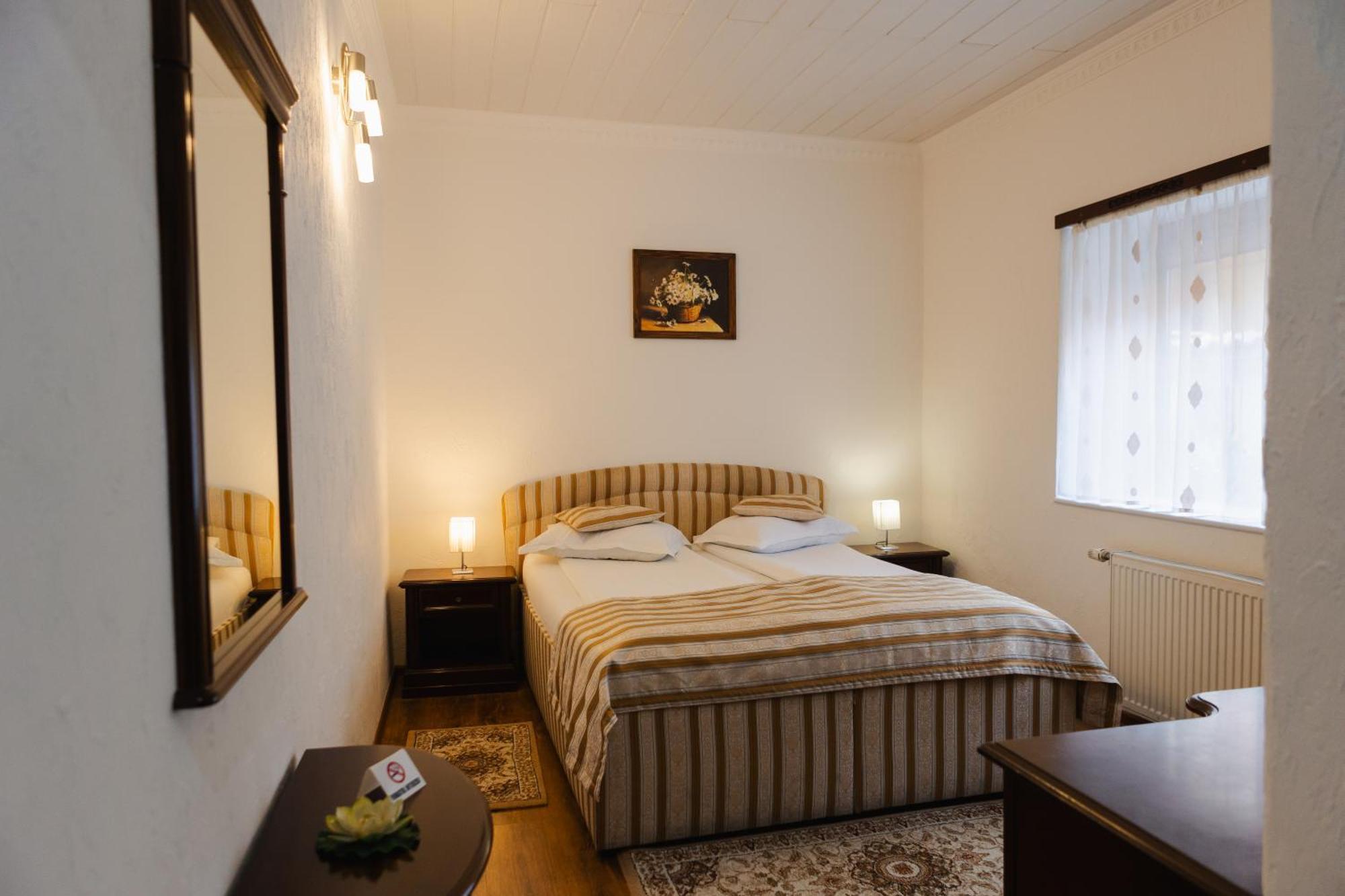 סיגישוארה Hotel Claudiu מראה חיצוני תמונה